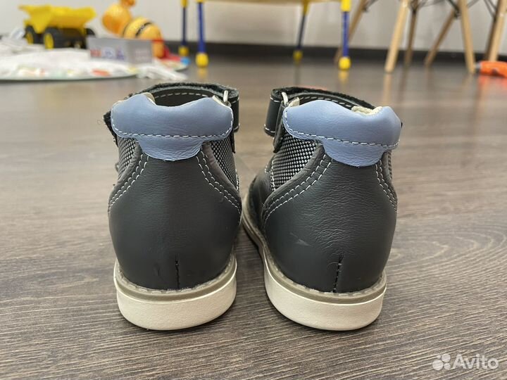 Ортопедические сандали