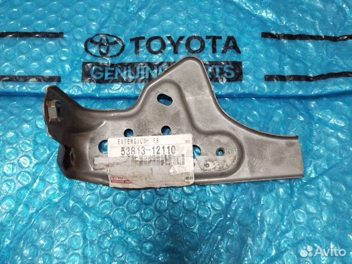 Кронштейн крыла Королла 150 металлический правый