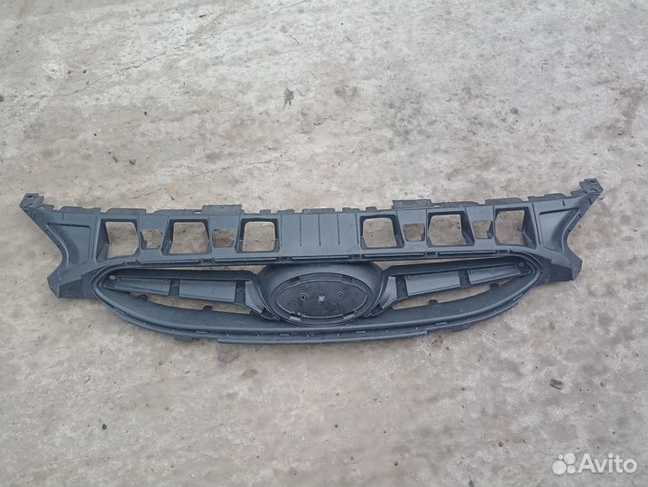 Решетка радиатора Hyundai Solaris 86351-1R000