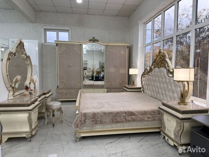 Спальный гарнитур 