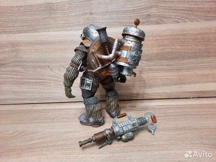 Фигурка редкого водолаза из игры Bioshock 2 Neca