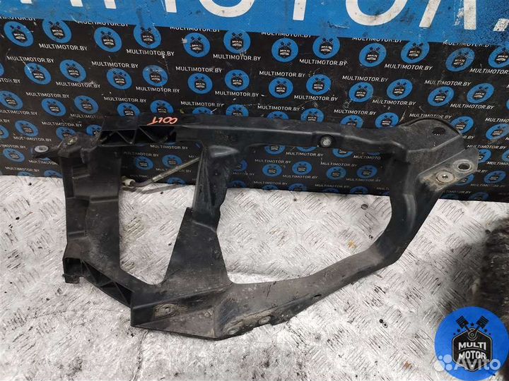 Крепление фары левой mitsubishi Colt - 2012