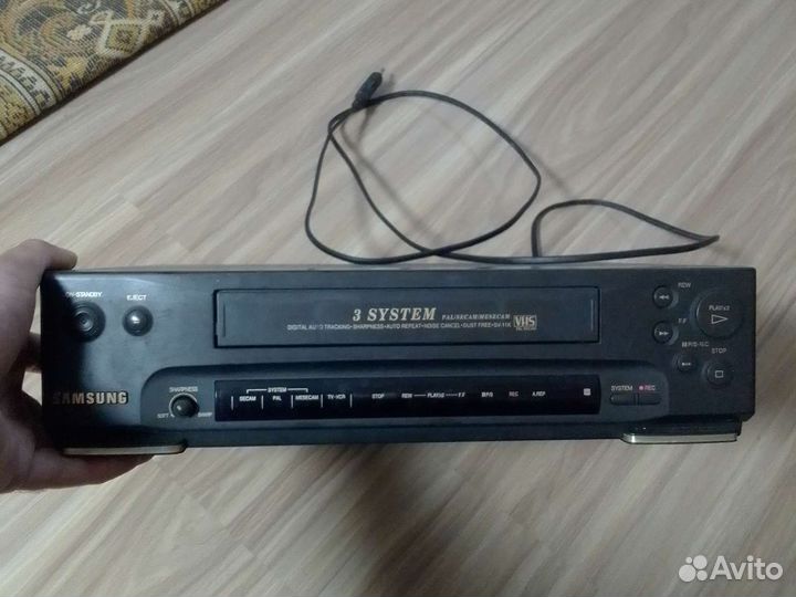 Видеомагнитофон