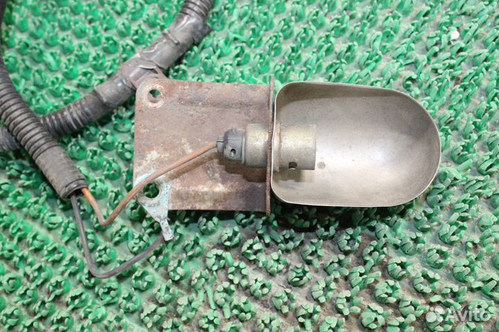 Фонарик подкапотный Chevrolet Suburban GMT400