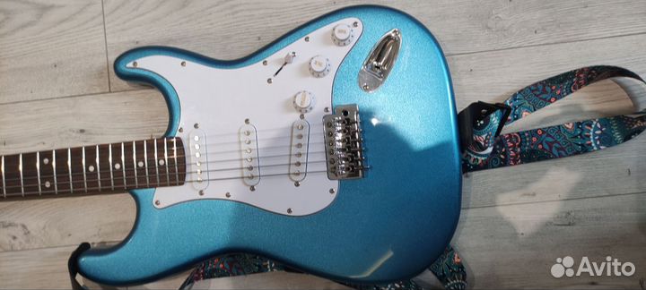 Aria STG-003 и комбоусилитель mooer DH01