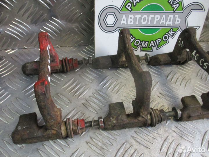 Скоба заднего суппорта Audi A6 C5, А4 Б6