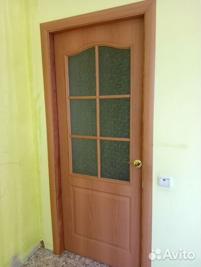 Межкомнатные двери бу 80см.с коробкой