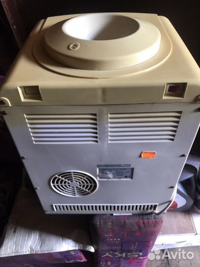 Кулер для воды настольный