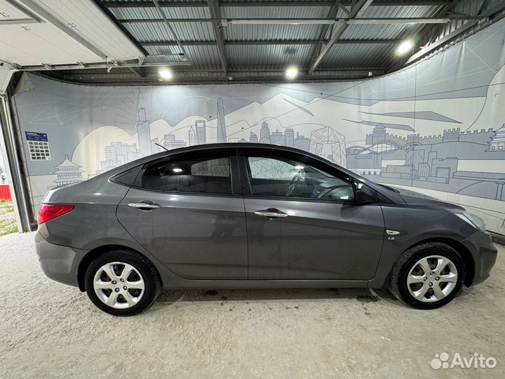 Hyundai Solaris 1.6 AT, 2012, 130 000 км