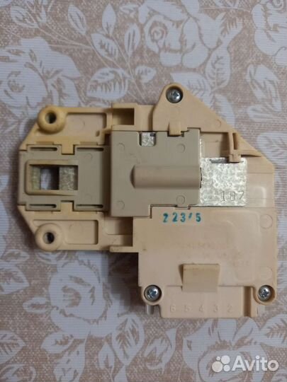 Замок люка убл