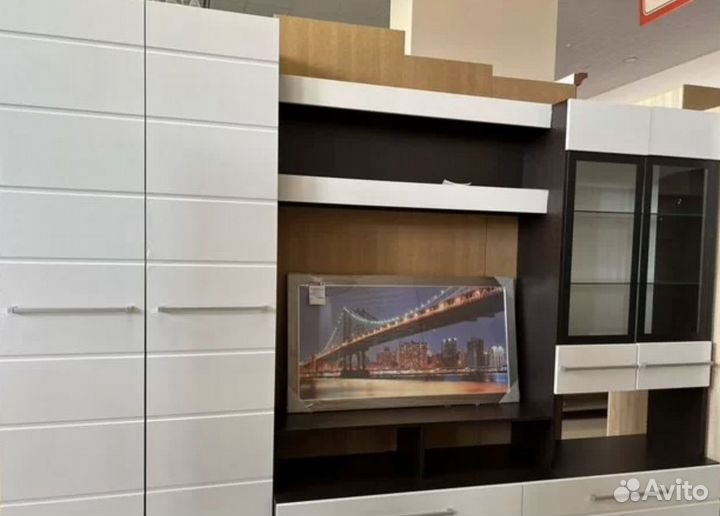 Гостиная Мила. Стенка Бтс