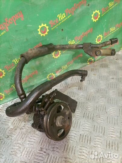 Насос гур Nissan Almera N 15 1.4 GAL 4 1997