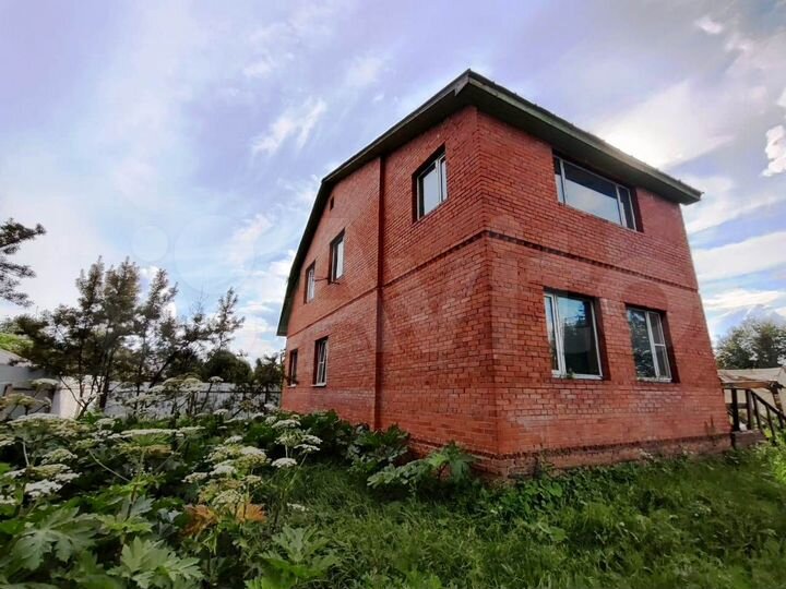 Дом 226 м² на участке 10 сот.