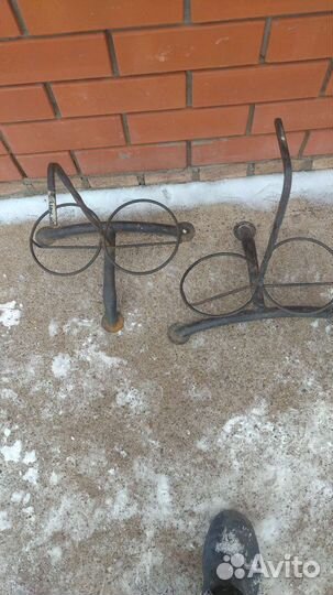 Подставка на 2 огнетушителя