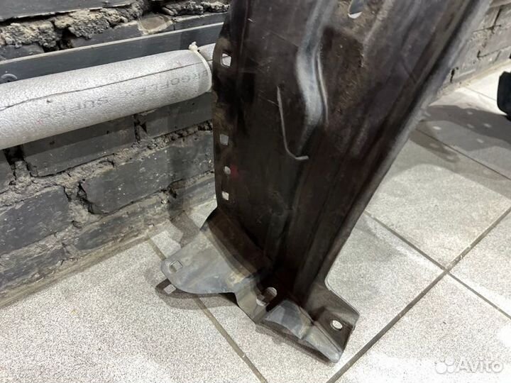 Подкрылок передний левый Nissan X-Trail