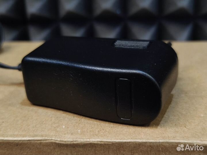 Блок питания UT18-090070U 9V 700mA