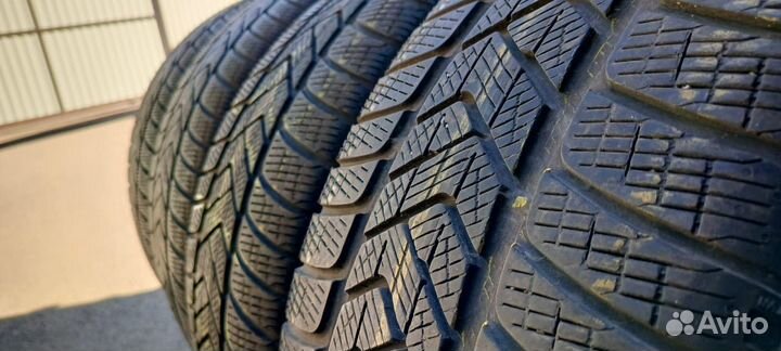 Pirelli Scorpion Winter 255/45 R20