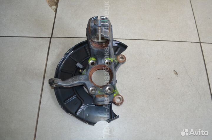 Кулак поворотный передний Golf 6 Jetta Octavia