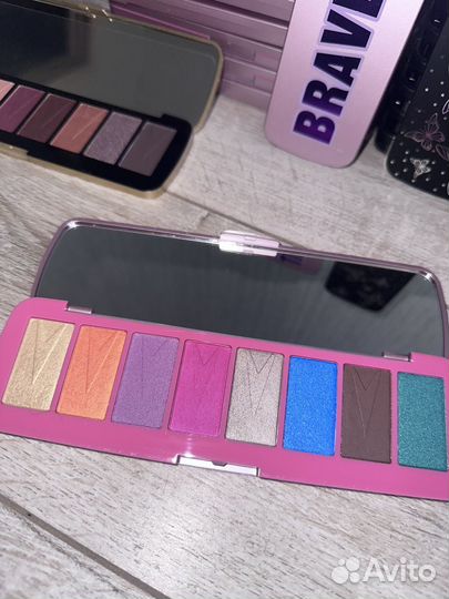 Палетки теней revolution