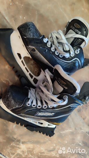 Коньки хоккейные