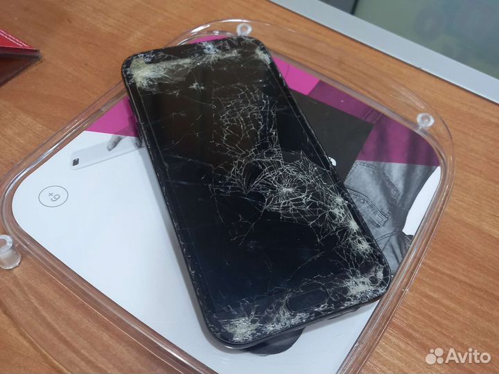 Samsung Galaxy A7 (2018), 4/64 ГБ
