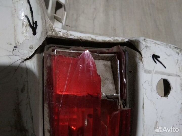 Бампер задний Toyota