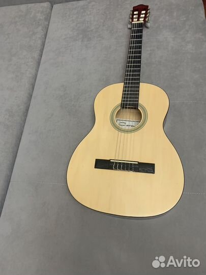 Классическая гитара Caraya