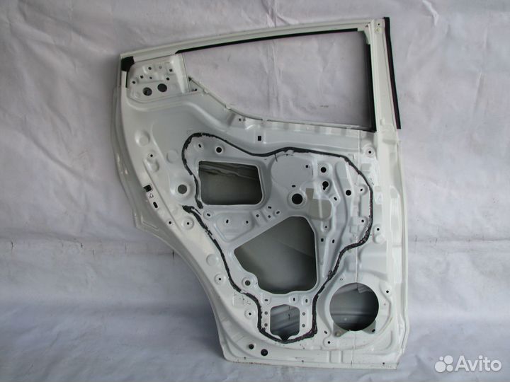 Toyota CH-R Дверь задняя левая