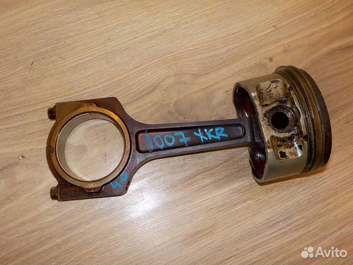Поршень с шатуном Jaguar XK