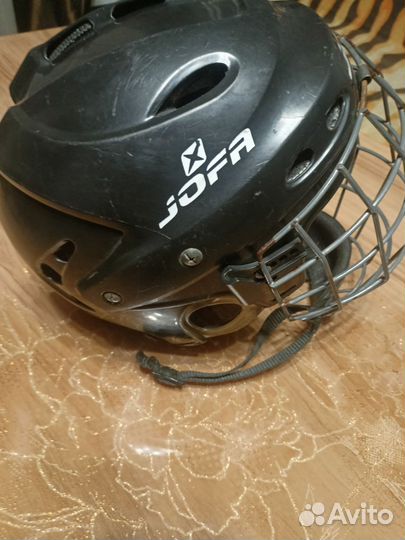 Хоккейный шлем