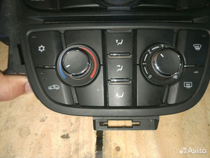 Блок управления печкой Opel Astra GTC