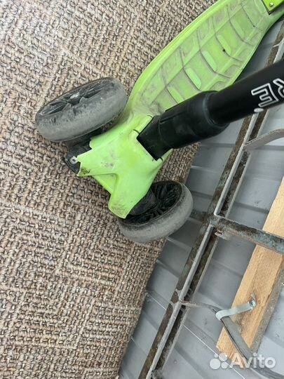 Самокат трехколесный