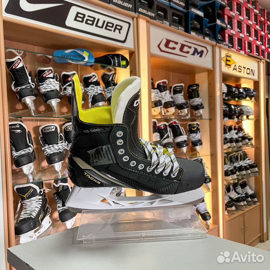 Коньки ccm tacks as 560 sr