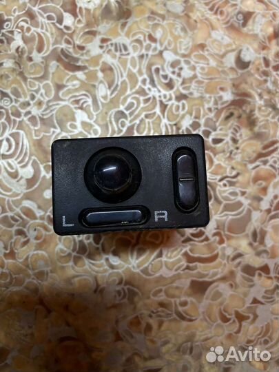 Кнопка регулировки зеркал Nissan Cefiro