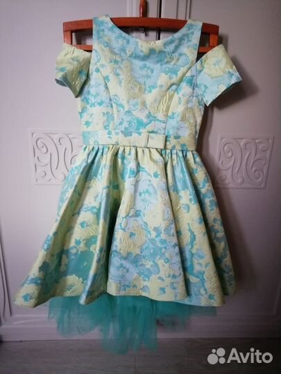 Платье праздничное