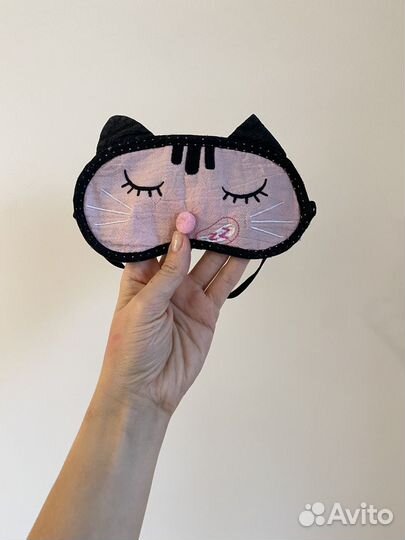 Маска для сна с вышивкой