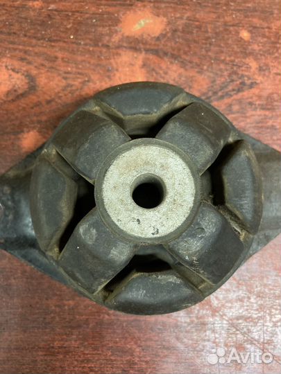 Подушка двигателя ауди 100 с3