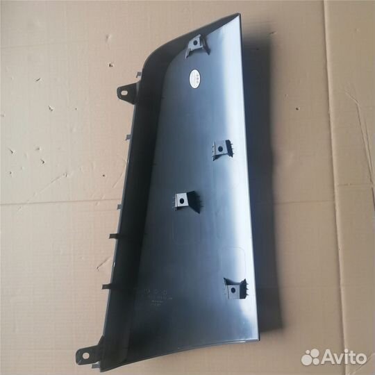 Облицовка кабины угловая правая Мерседес Бенц Кита