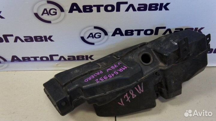 Бачок стеклоомывателя Mitsubishi Montero