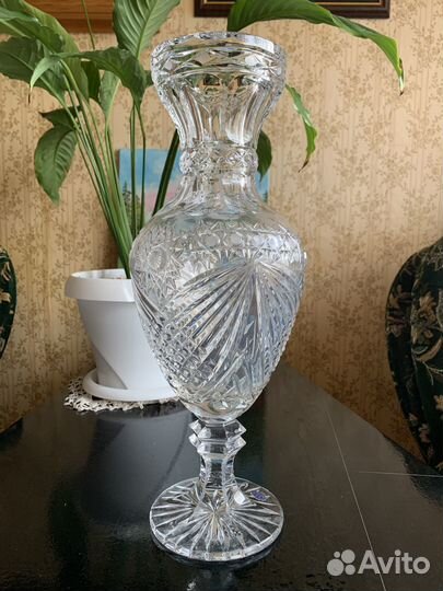 Ваза хрустальная