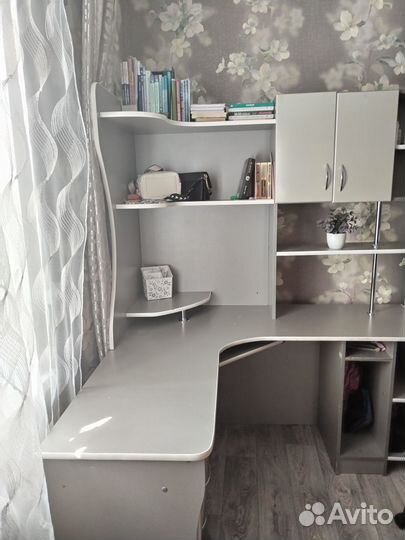 Письменный стол для школьника угловойй бу