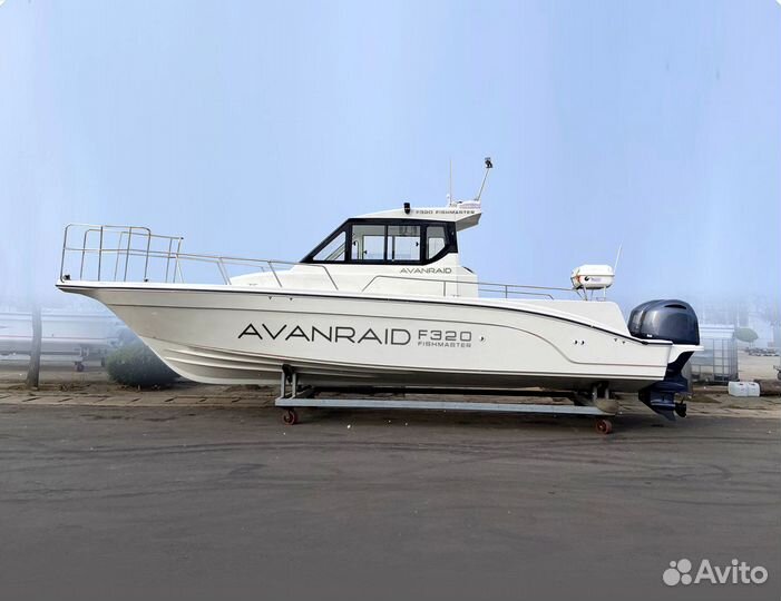 Катер Avanraid F320 Fishmaster