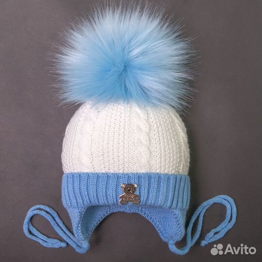 Шапка новая, зимняя белая с голубым