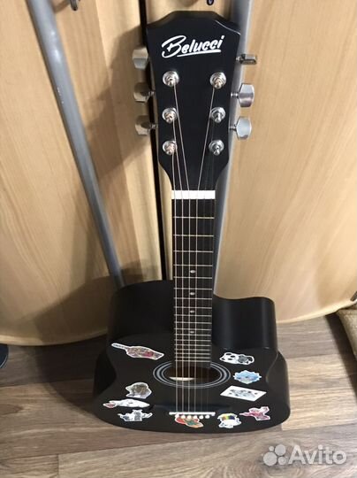 Акустическая гитара