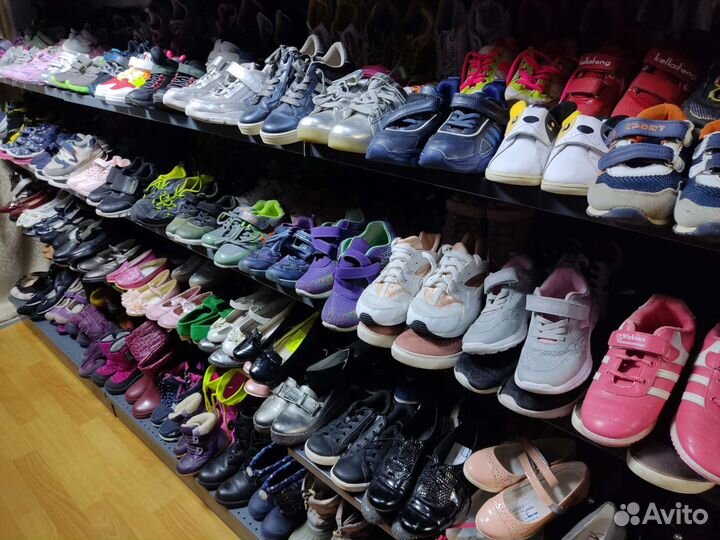 Продаю одежду и обувь детскую