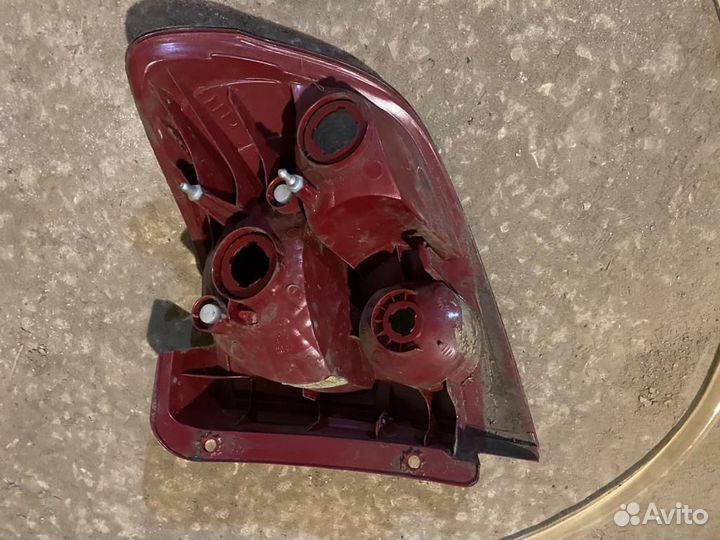 Фонарь задний левый hyundai getz