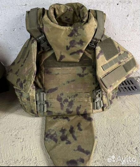 Бронежилет штурмовой с полной защитой