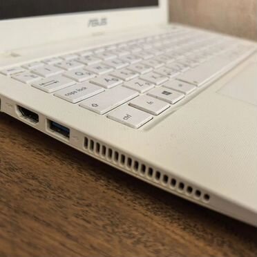 Нетбук asus