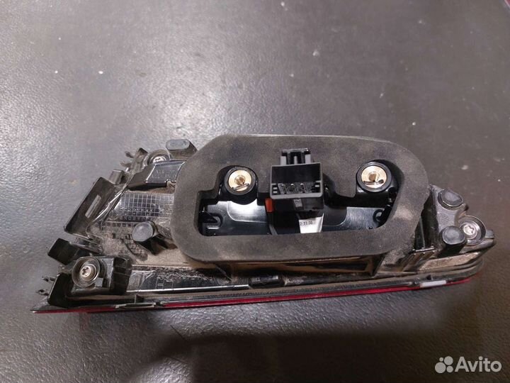 Фонарь крышки левый Polo