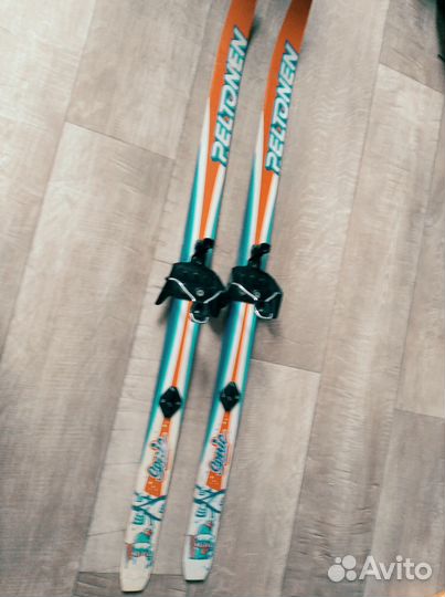 Лыжи детские бело голубые с красным 100 см